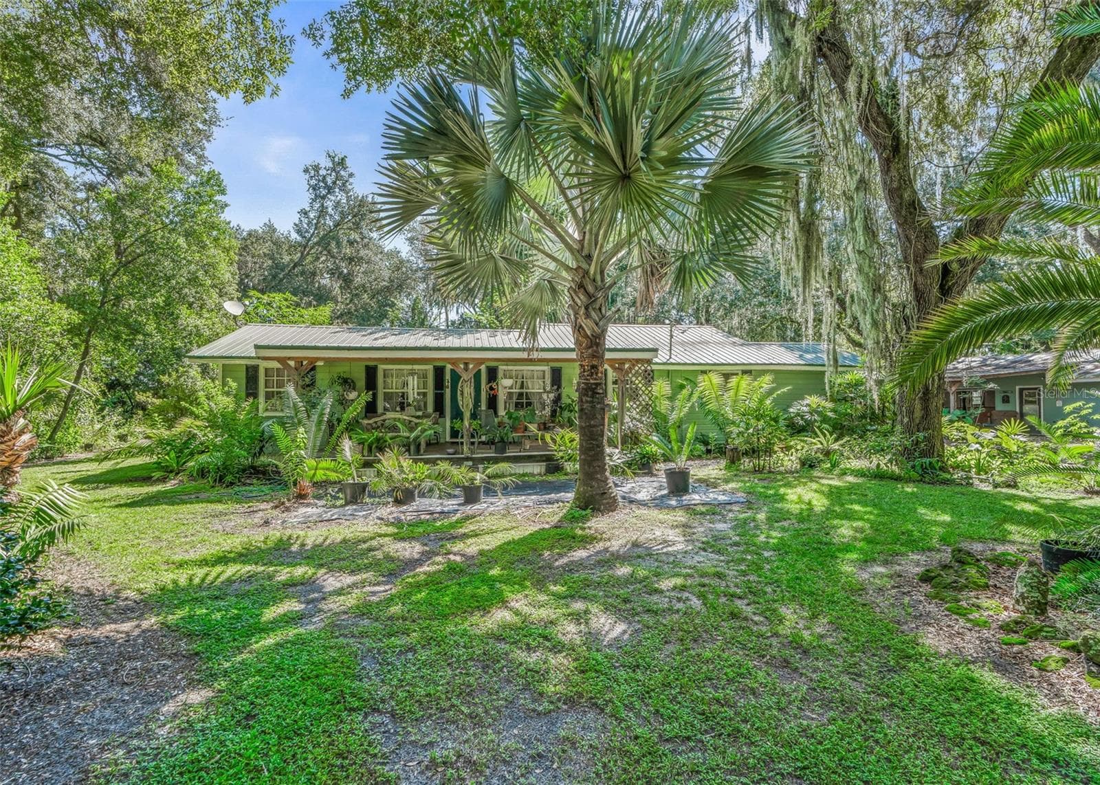 1295 N US 301