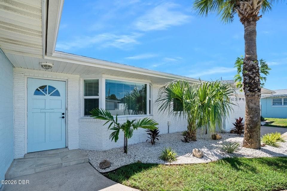 Single Family Residence at 190 ELLICOTT DR, ORMOND BEACH, photo 6 of 59