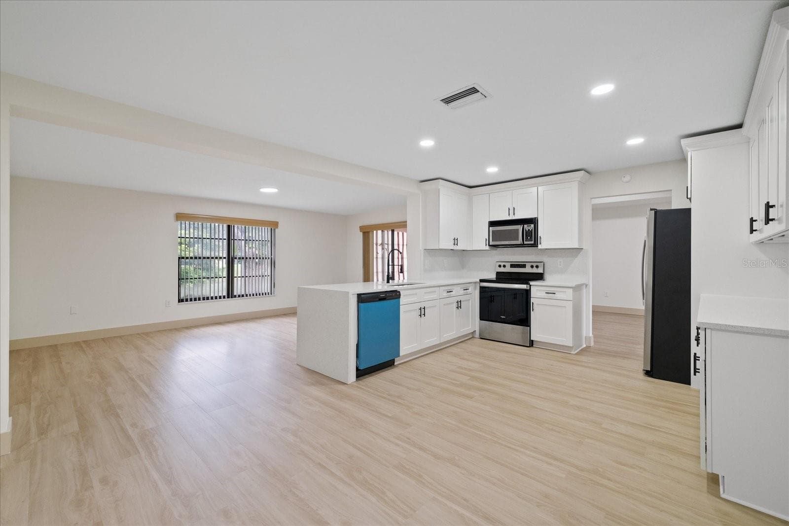 Single Family Residence at 3655 ERIN BROOK DR, NEW PORT RICHEY, photo 9 of 38
