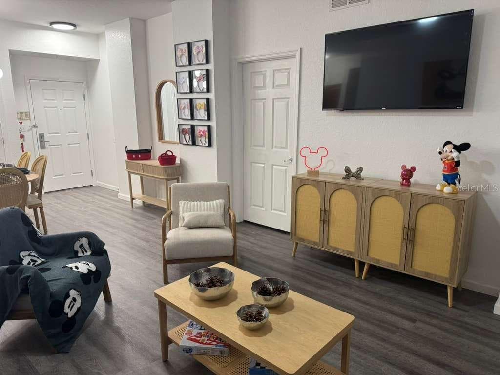 Condominium at LAKE BUENA VISTA RESIDENCE VILLAGE 1 PH, ORLANDO, photo 3 of 22