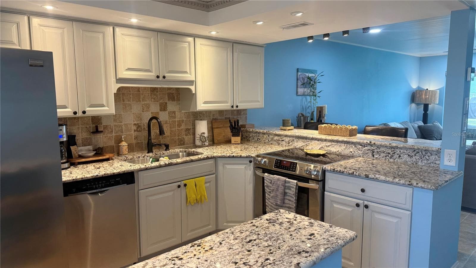 Kitchen - 325 N CAUSEWAY #1070, NEW SMYRNA BEACH