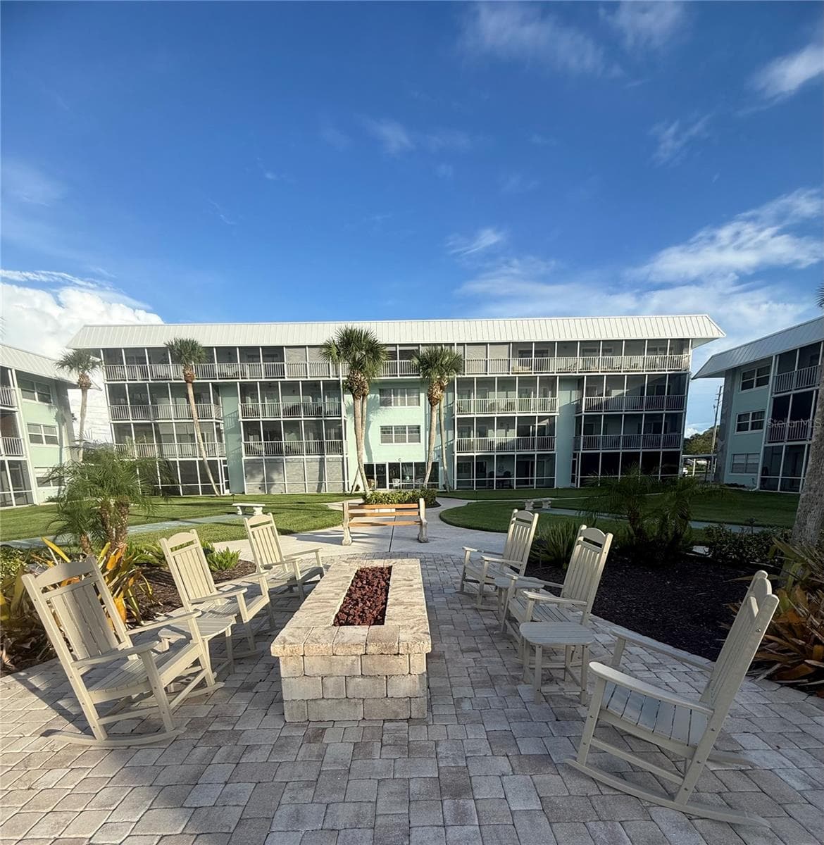 Fire pit - 325 N CAUSEWAY #1070, NEW SMYRNA BEACH