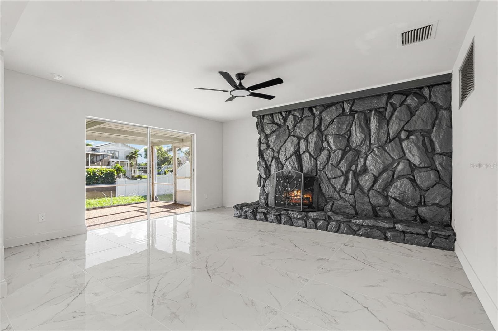 Single Family Residence at 4405 PINFISH LN, PALMETTO, photo 12 of 41