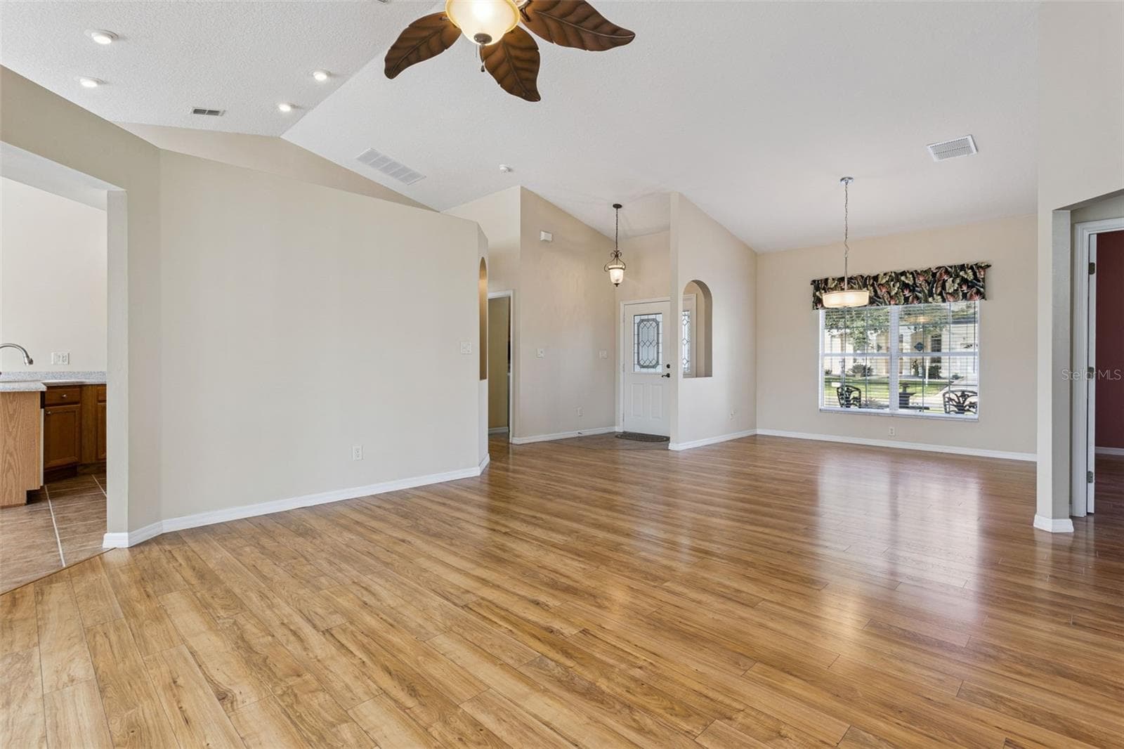 Single Family Residence at 24242 E BELLE MEDE DR, LEESBURG, photo 14 of 61