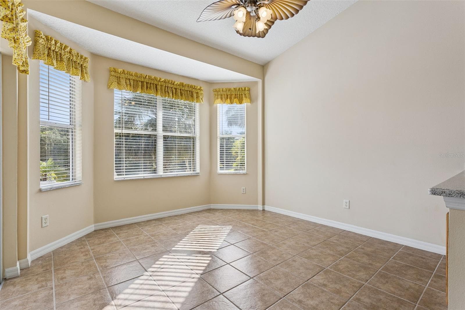 Single Family Residence at 24242 E BELLE MEDE DR, LEESBURG, photo 21 of 61