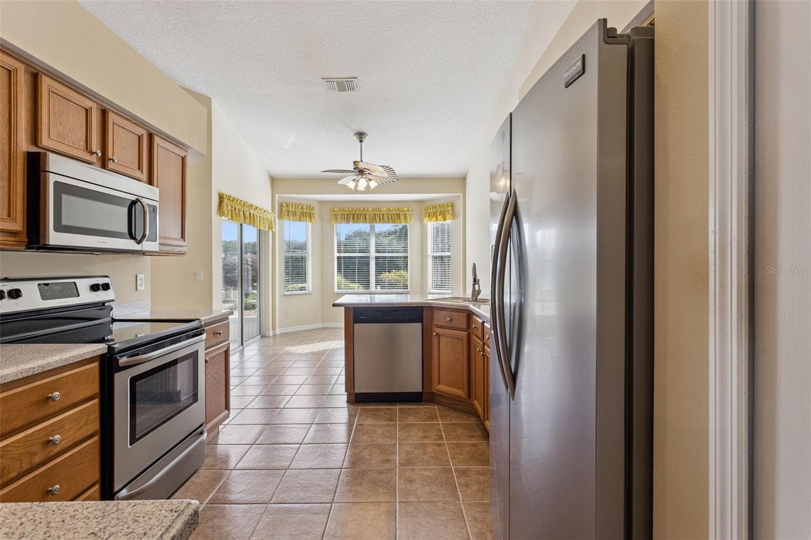 Single Family Residence at 24242 E BELLE MEDE DR, LEESBURG, photo 24 of 61