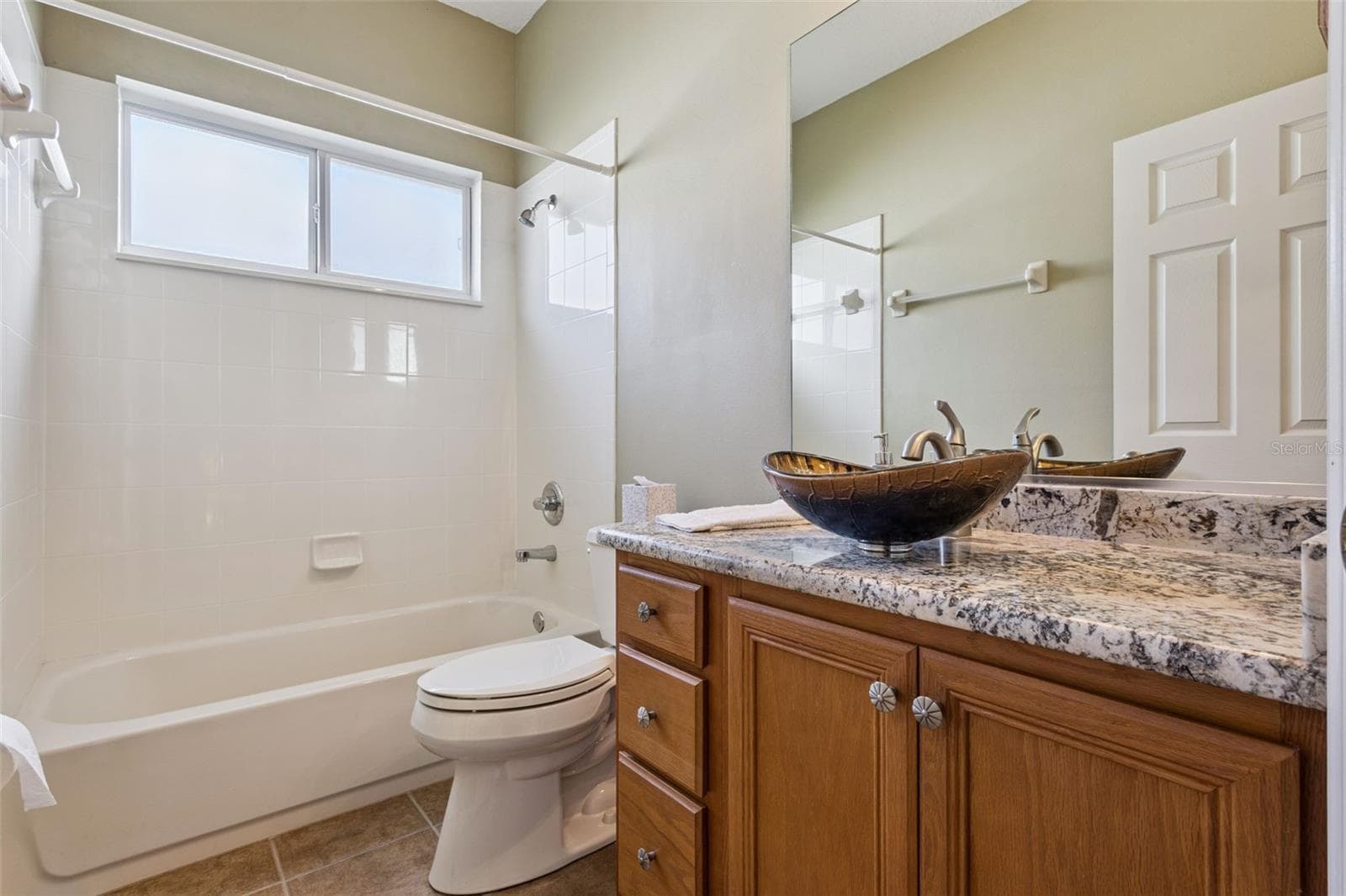 Guest Bathroom - 24242 E BELLE MEDE DR, LEESBURG