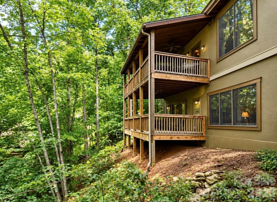 WELCOME TO 47 FALLS CROSSING! - Burnsville