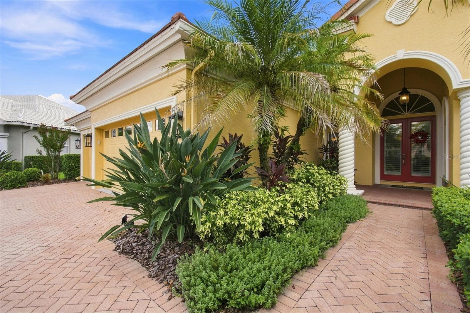 Single Family Residence at 10801 BARBADOS ISLE DR, TAMPA, photo 3 of 100