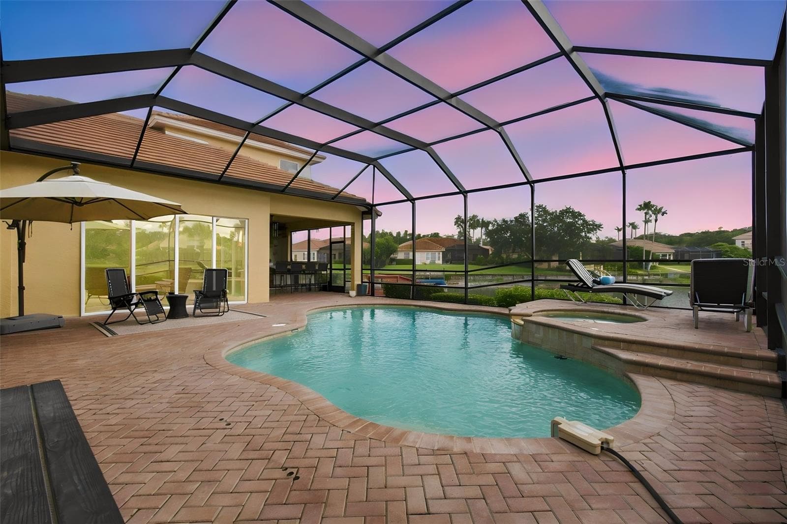 Single Family Residence at 10801 BARBADOS ISLE DR, TAMPA, photo 7 of 100