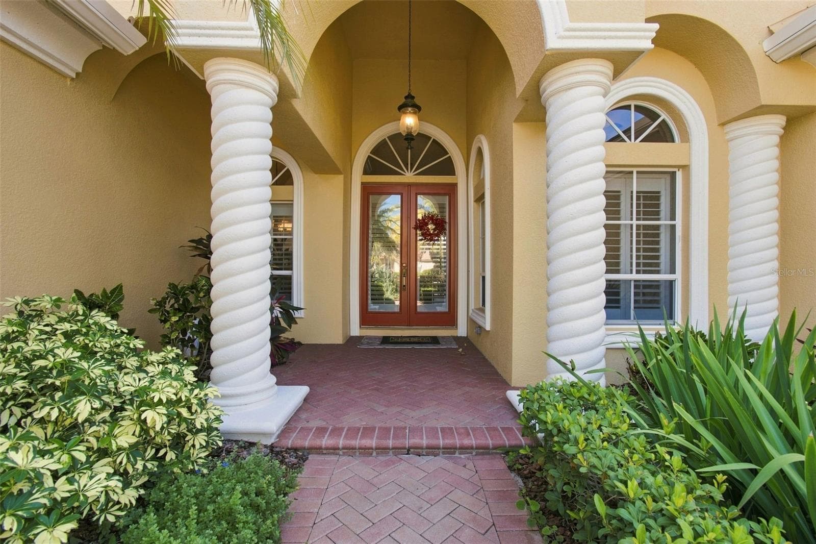 Single Family Residence at 10801 BARBADOS ISLE DR, TAMPA, photo 19 of 100