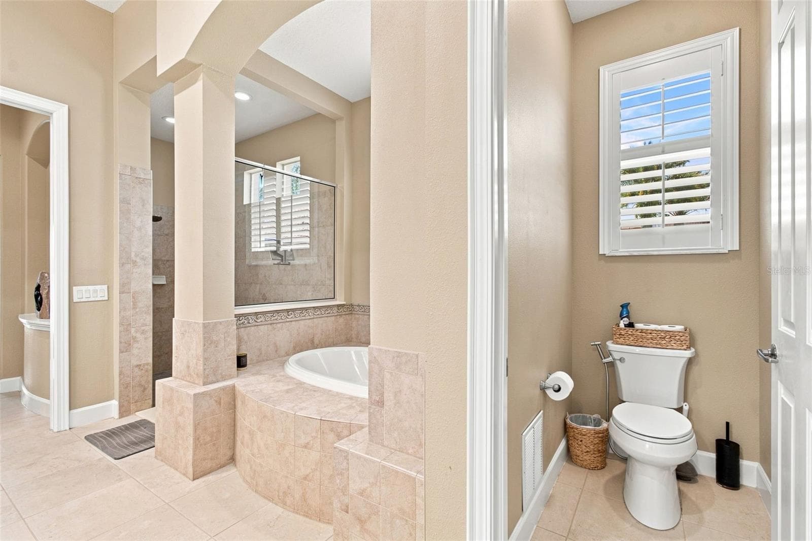 Single Family Residence at 10801 BARBADOS ISLE DR, TAMPA, photo 52 of 100