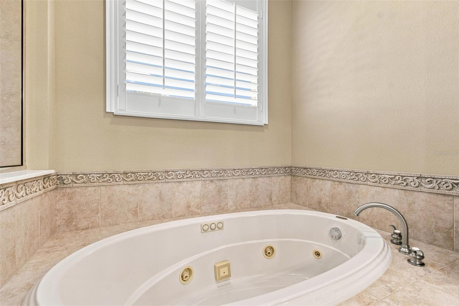 Single Family Residence at 10801 BARBADOS ISLE DR, TAMPA, photo 54 of 100