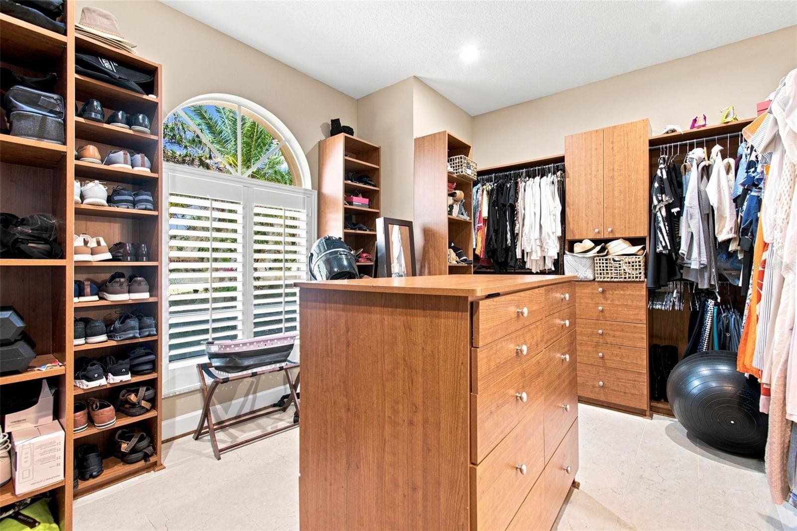 Single Family Residence at 10801 BARBADOS ISLE DR, TAMPA, photo 55 of 100