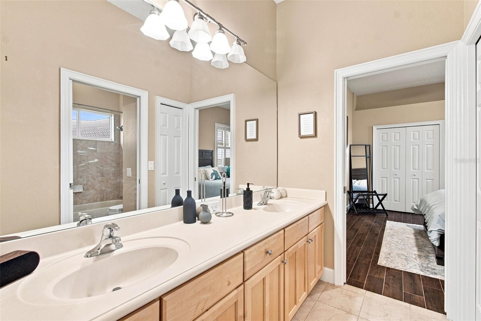 Single Family Residence at 10801 BARBADOS ISLE DR, TAMPA, photo 63 of 100