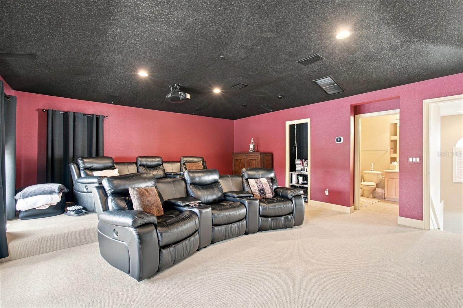 Single Family Residence at 10801 BARBADOS ISLE DR, TAMPA, photo 68 of 100