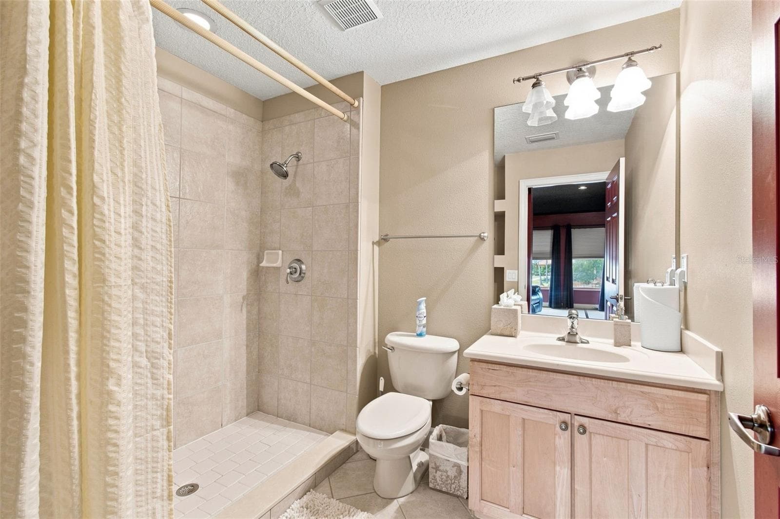 Single Family Residence at 10801 BARBADOS ISLE DR, TAMPA, photo 70 of 100