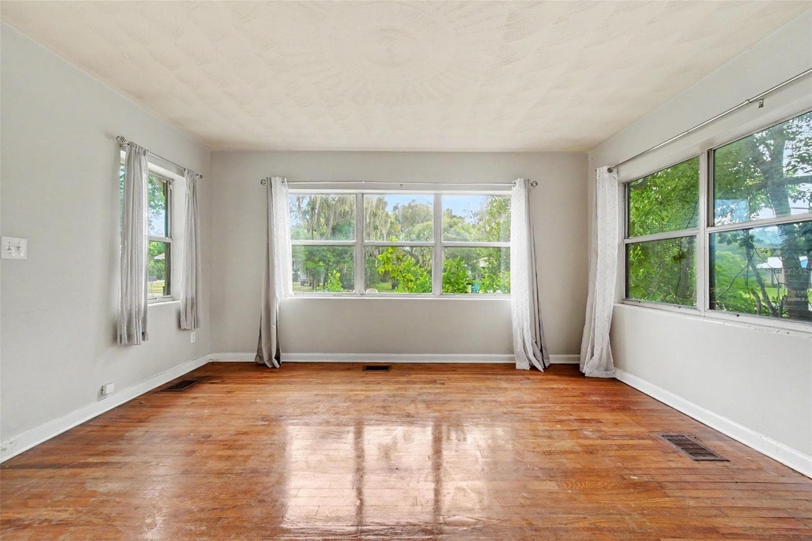 Single Family Residence at 150 WESTWOOD AVE, DELAND, photo 13 of 23