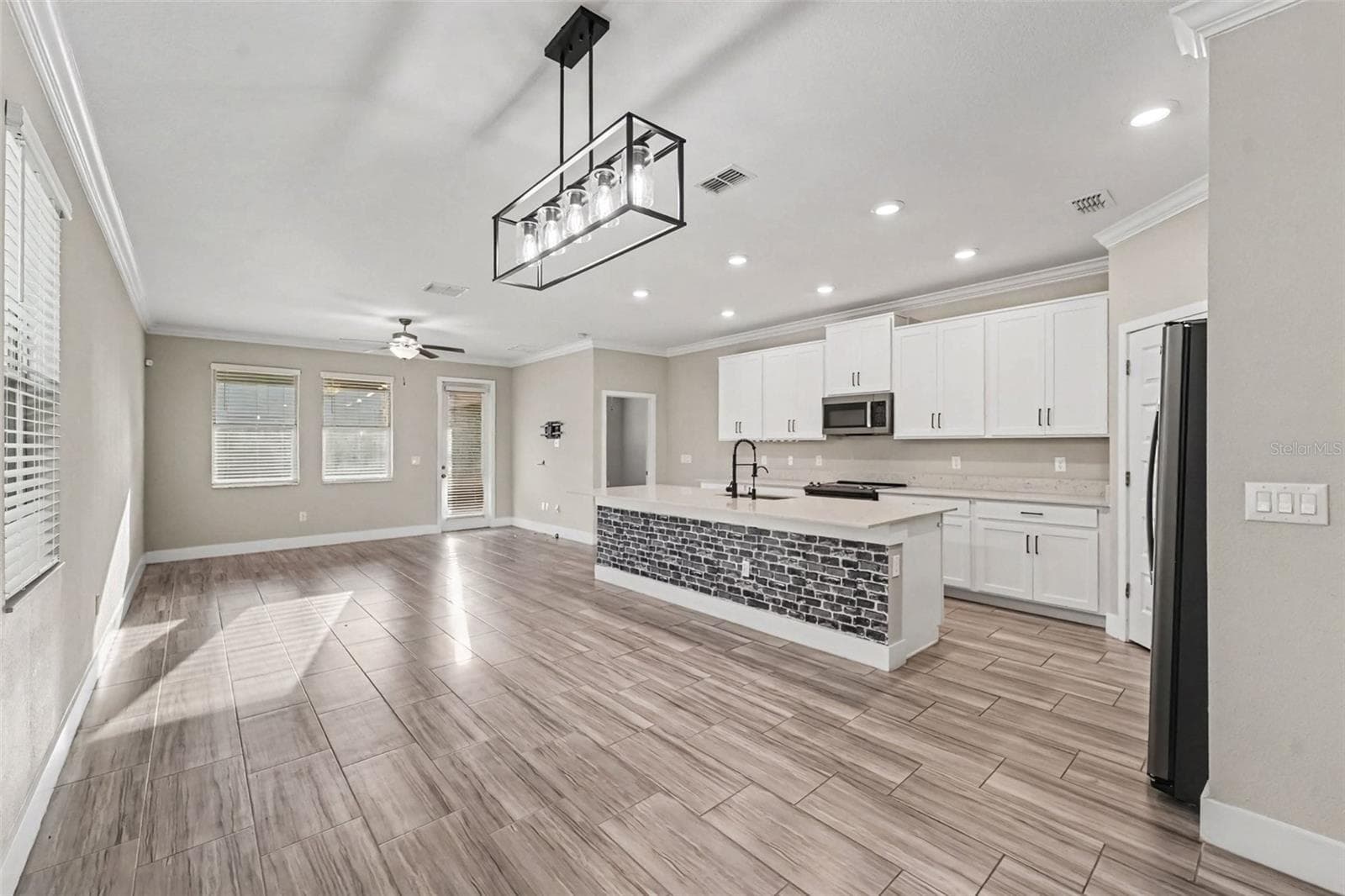 Single Family Residence at 9604 LITTLE BLUESTEM DR, LAND O LAKES, photo 8 of 32