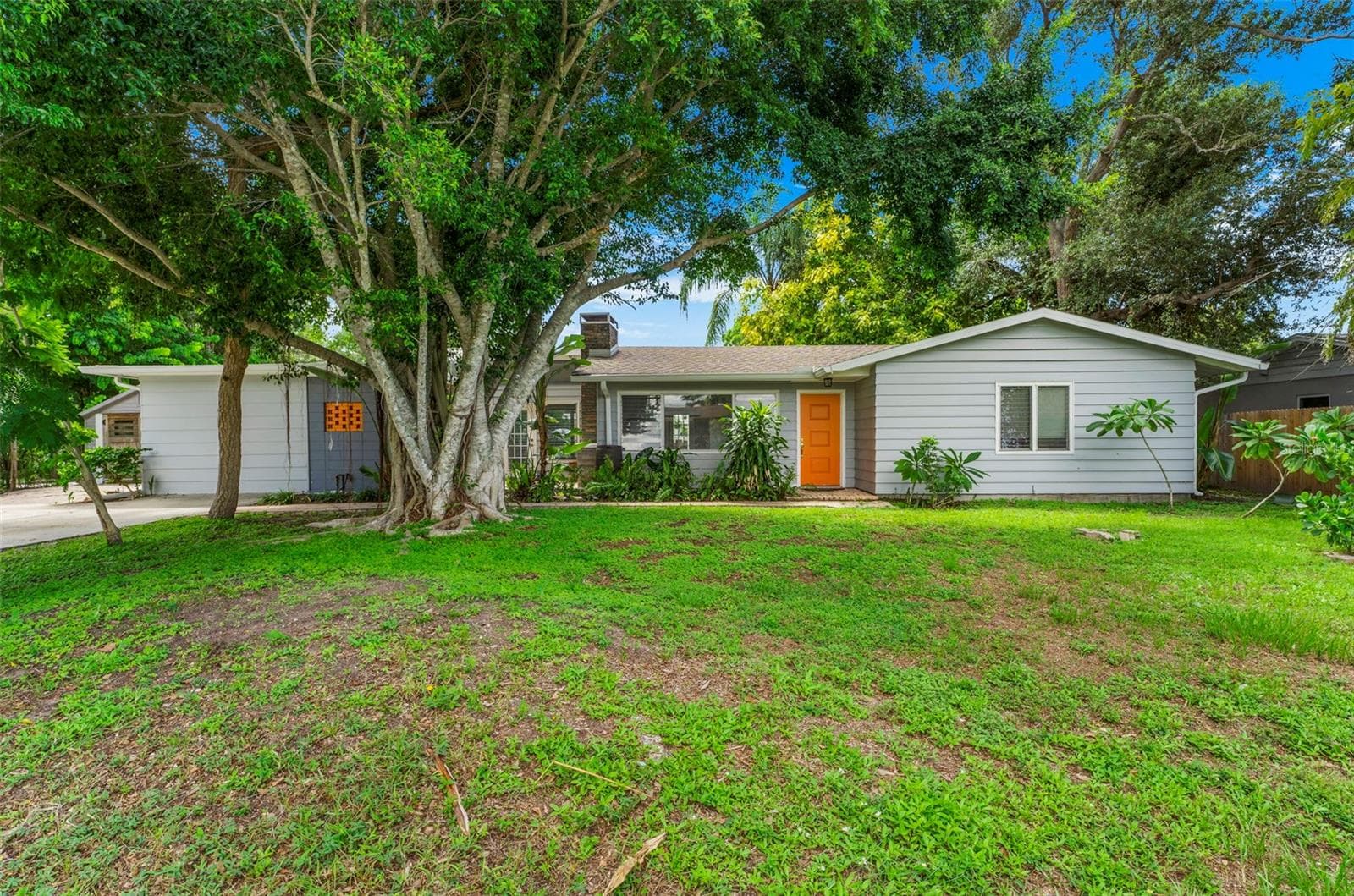 Single Family Residence at 2488 DAVIS BLVD, SARASOTA, photo 3 of 47