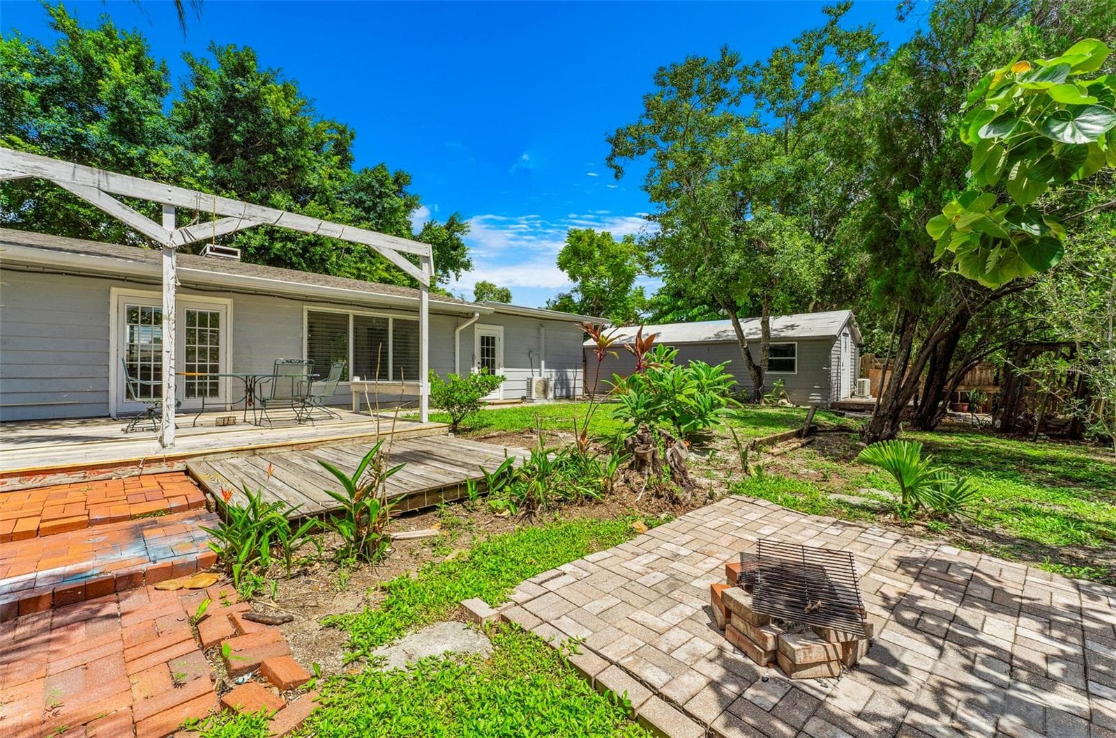 Single Family Residence at 2488 DAVIS BLVD, SARASOTA, photo 34 of 47