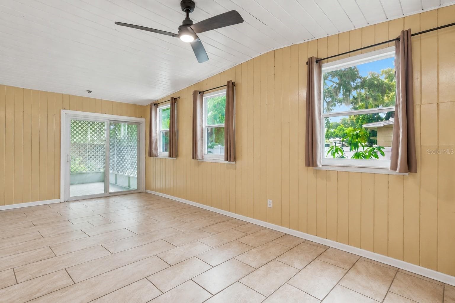 Single Family Residence at 416 BROXBURN AVE, TEMPLE TERRACE, photo 17 of 37
