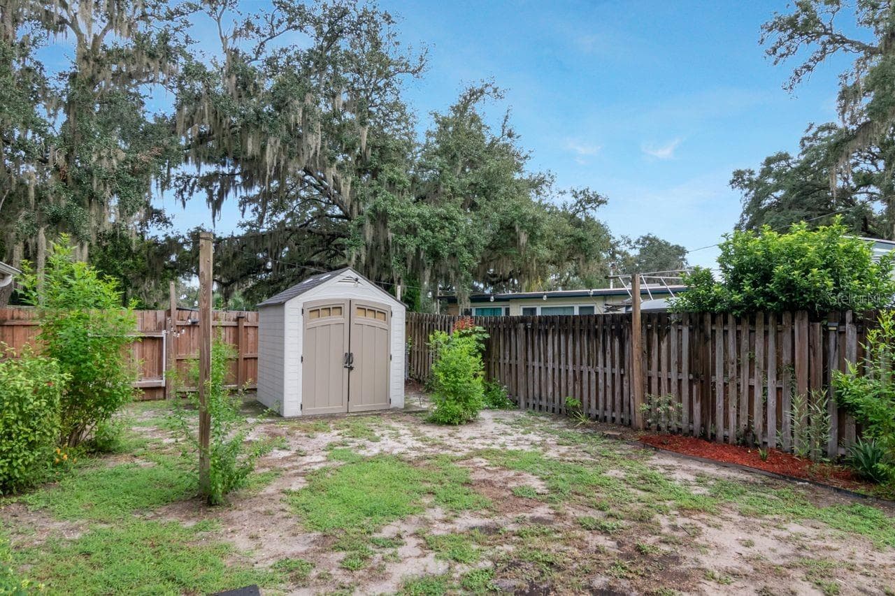 Single Family Residence at 416 BROXBURN AVE, TEMPLE TERRACE, photo 35 of 37