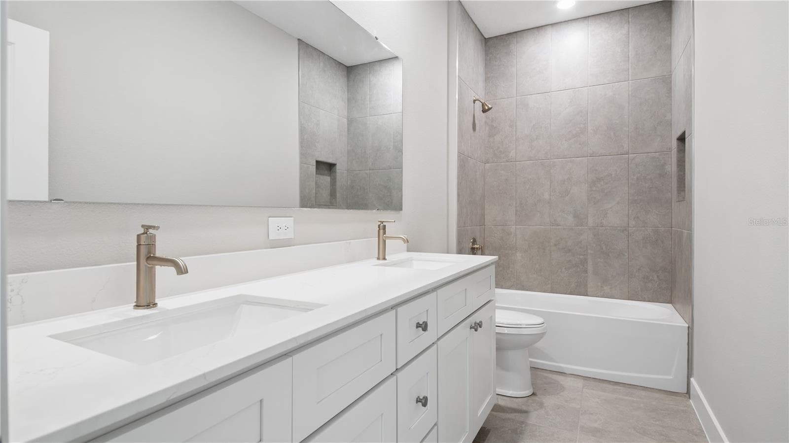 Single Family Residence at 9964 SW 39TH TER, OCALA, photo 7 of 15