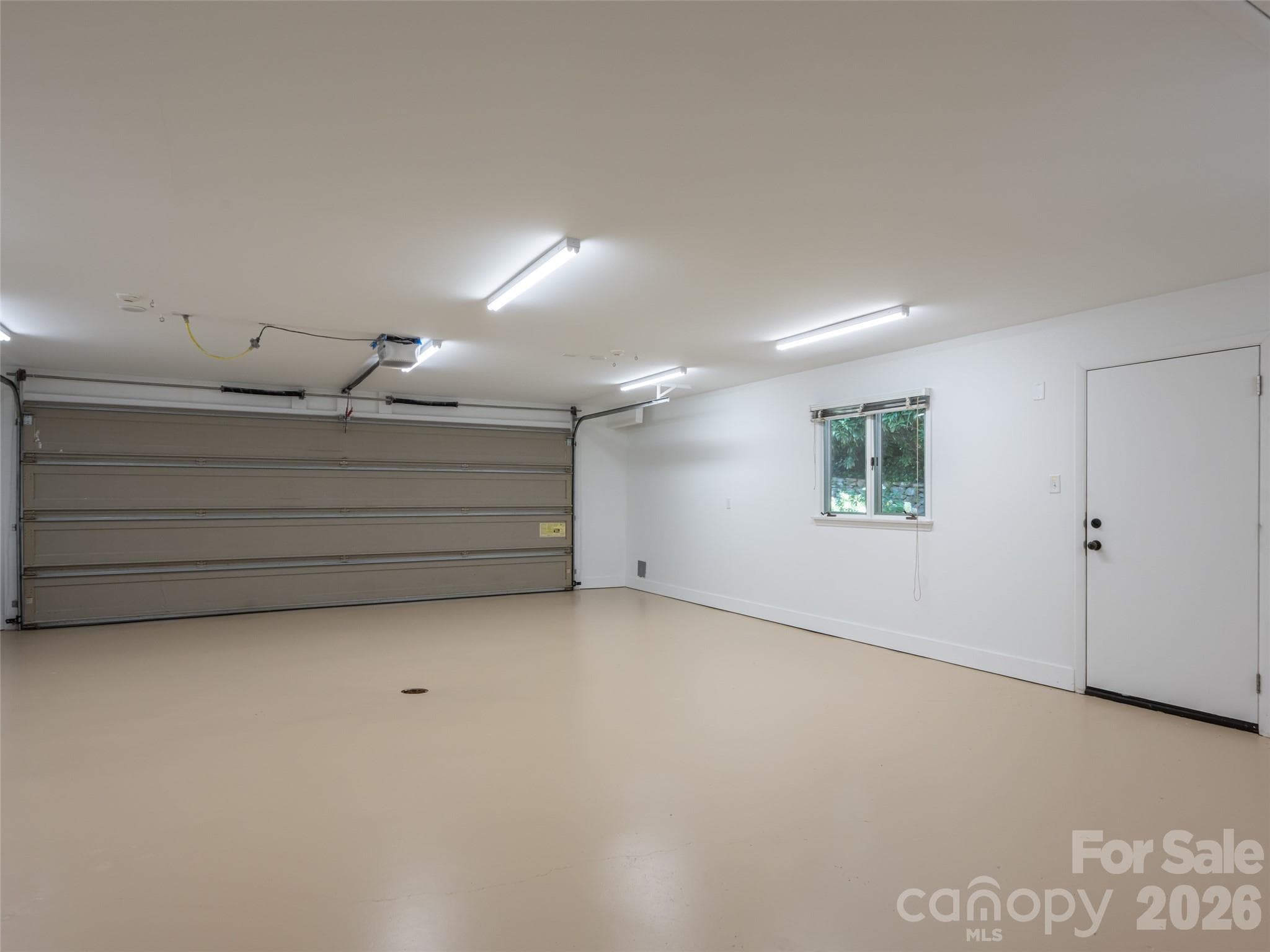 Double Garage - 17 Amherst Road, Biltmore Forest