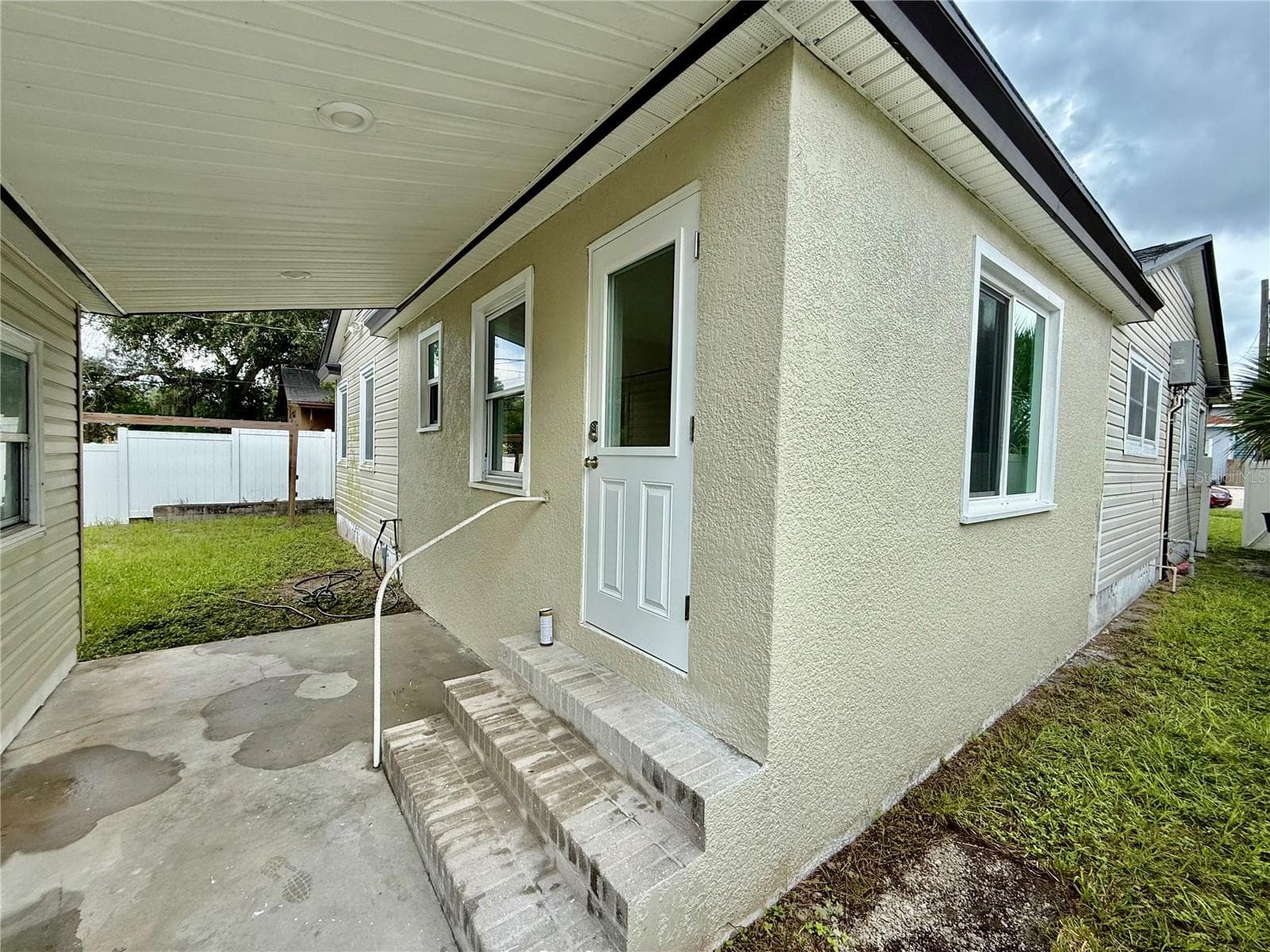 Breezeway from garage - 408 PRINCESS ST, CLEARWATER