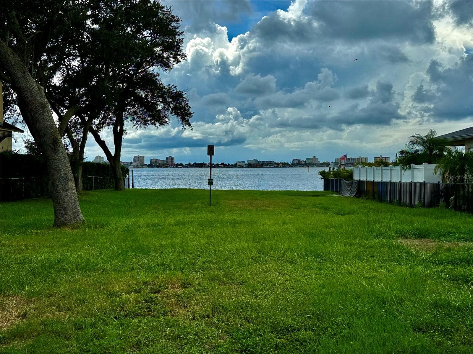 Park at end of street - 408 PRINCESS ST, CLEARWATER