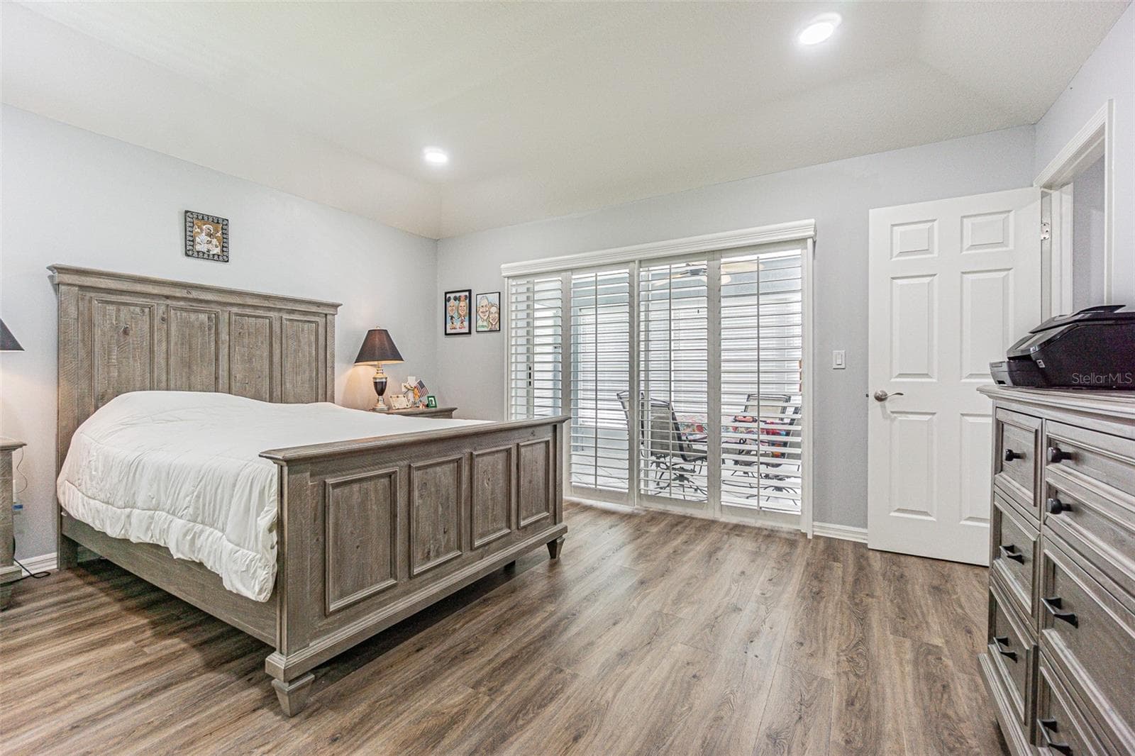 Sleek owners/ primary suite! - 29424 SCHINNECOCK HILLS LN, SAN ANTONIO