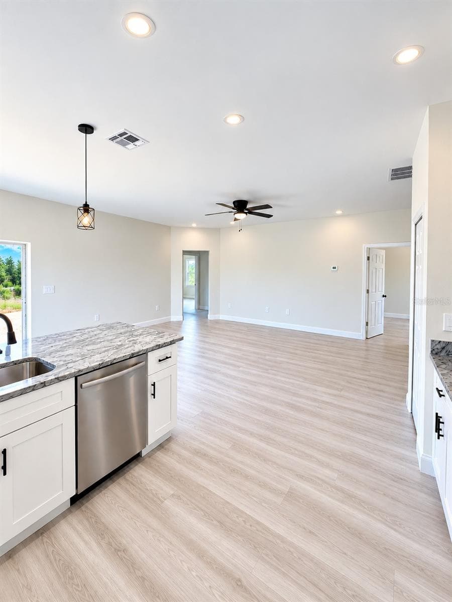 Single Family Residence at 3250 ALBA DR, INDIAN LAKE ESTATES, photo 7 of 16