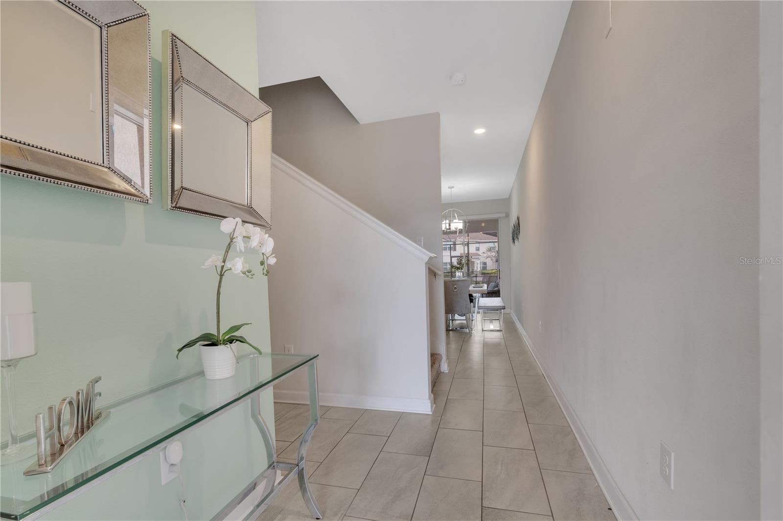 Entrance Hallway - 1557 SANDBAGGER DR, DAVENPORT