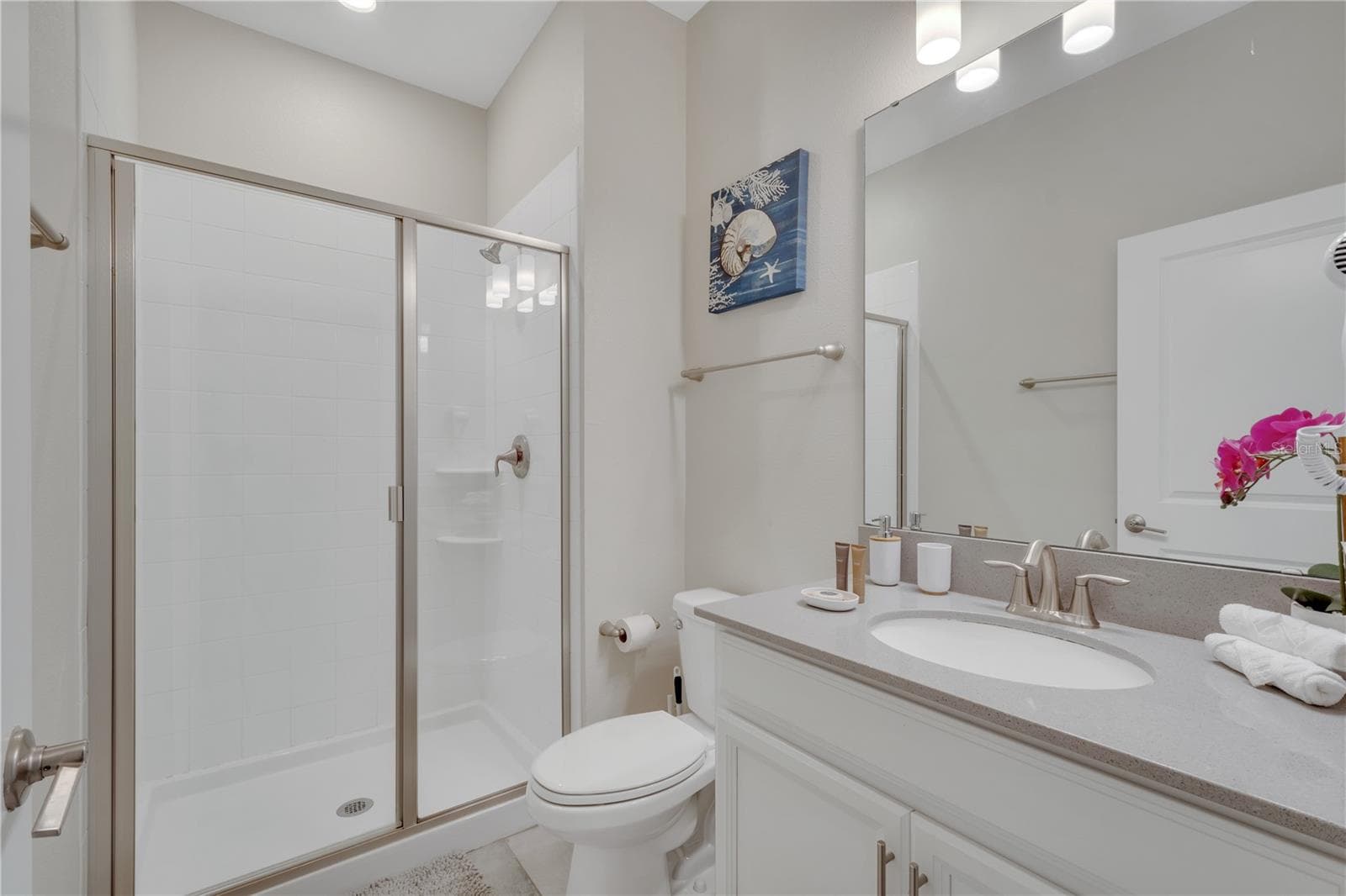 1st. Floor Bathroom - 1557 SANDBAGGER DR, DAVENPORT