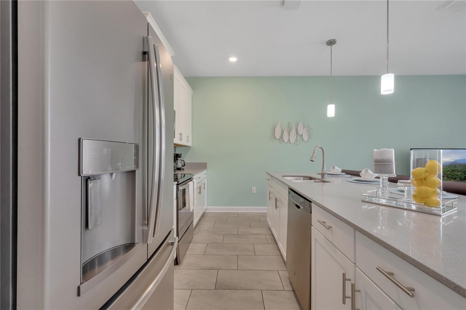 Kitchen - 1557 SANDBAGGER DR, DAVENPORT