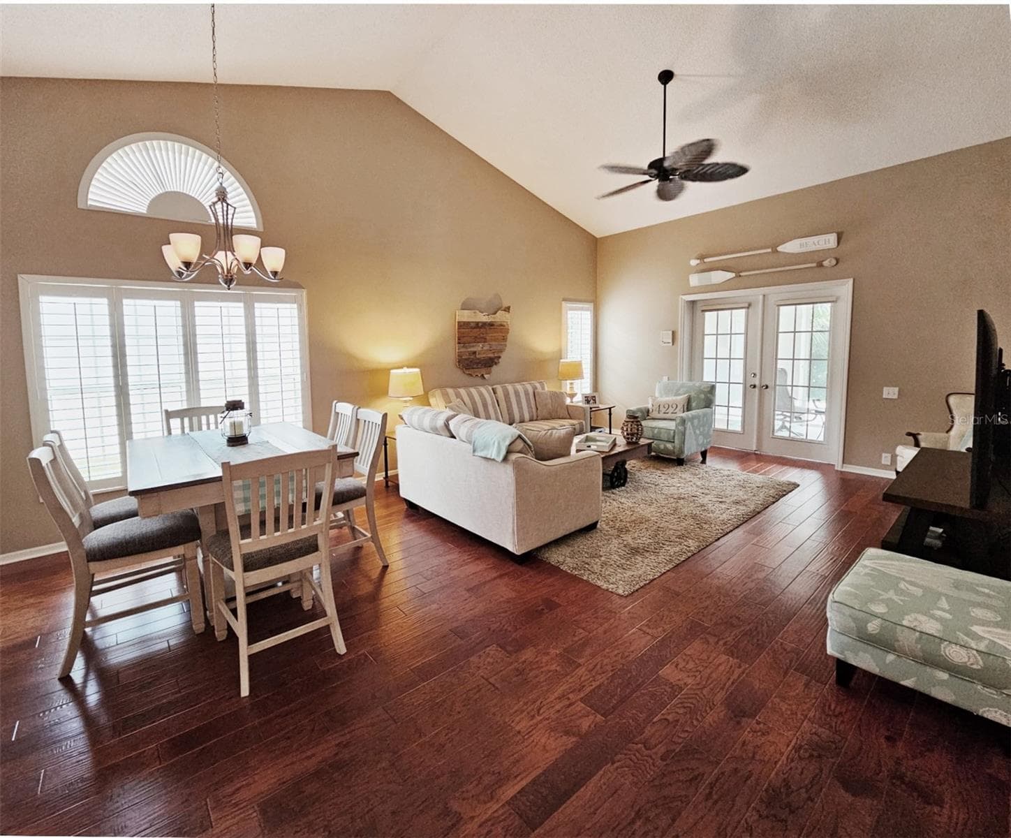 Livingroom dining combo - 8351 CREEKVIEW LN, ENGLEWOOD