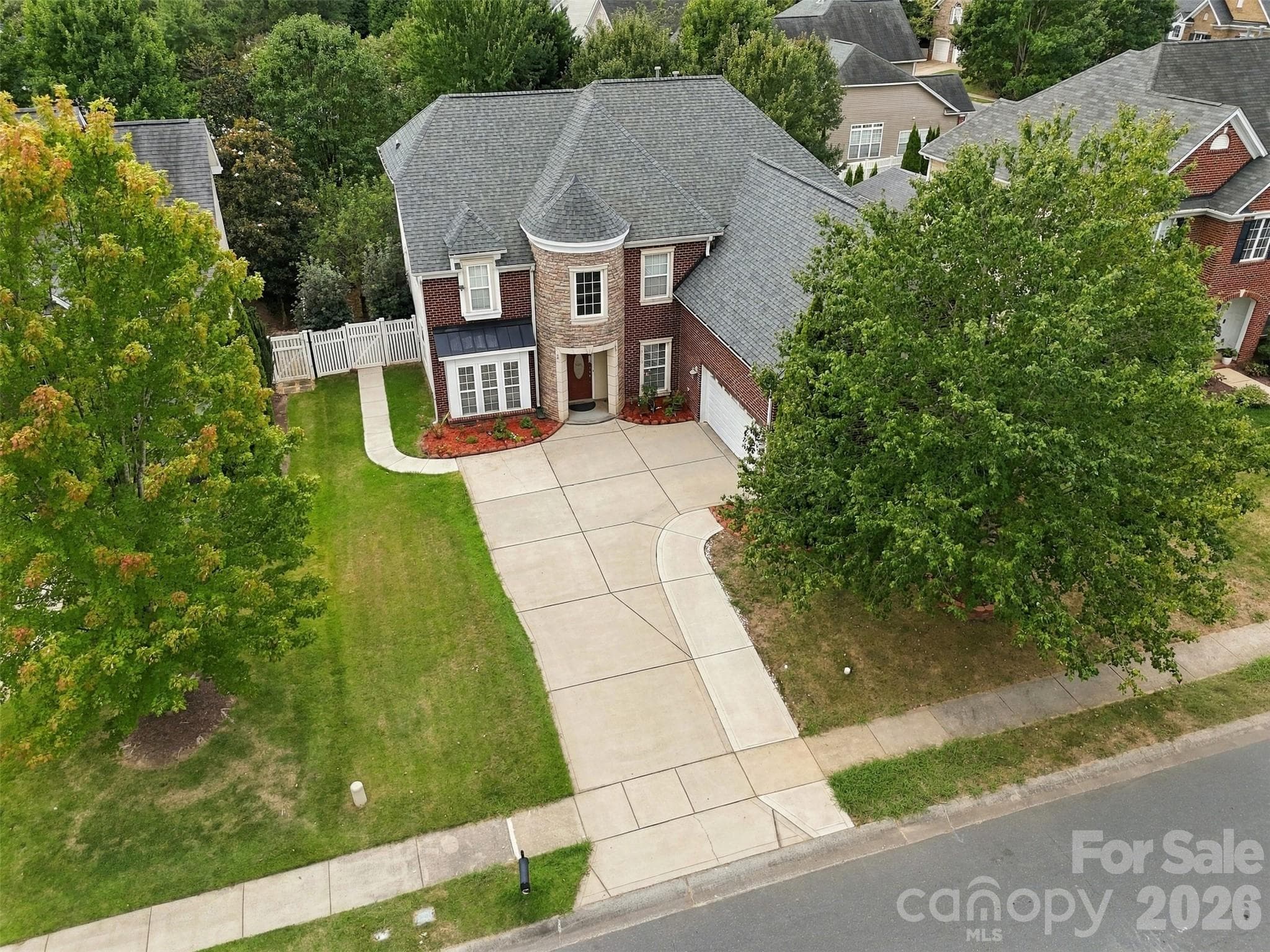 Single Family Residence at 15110 Redwood Valley Lane, Charlotte, photo 2 of 44