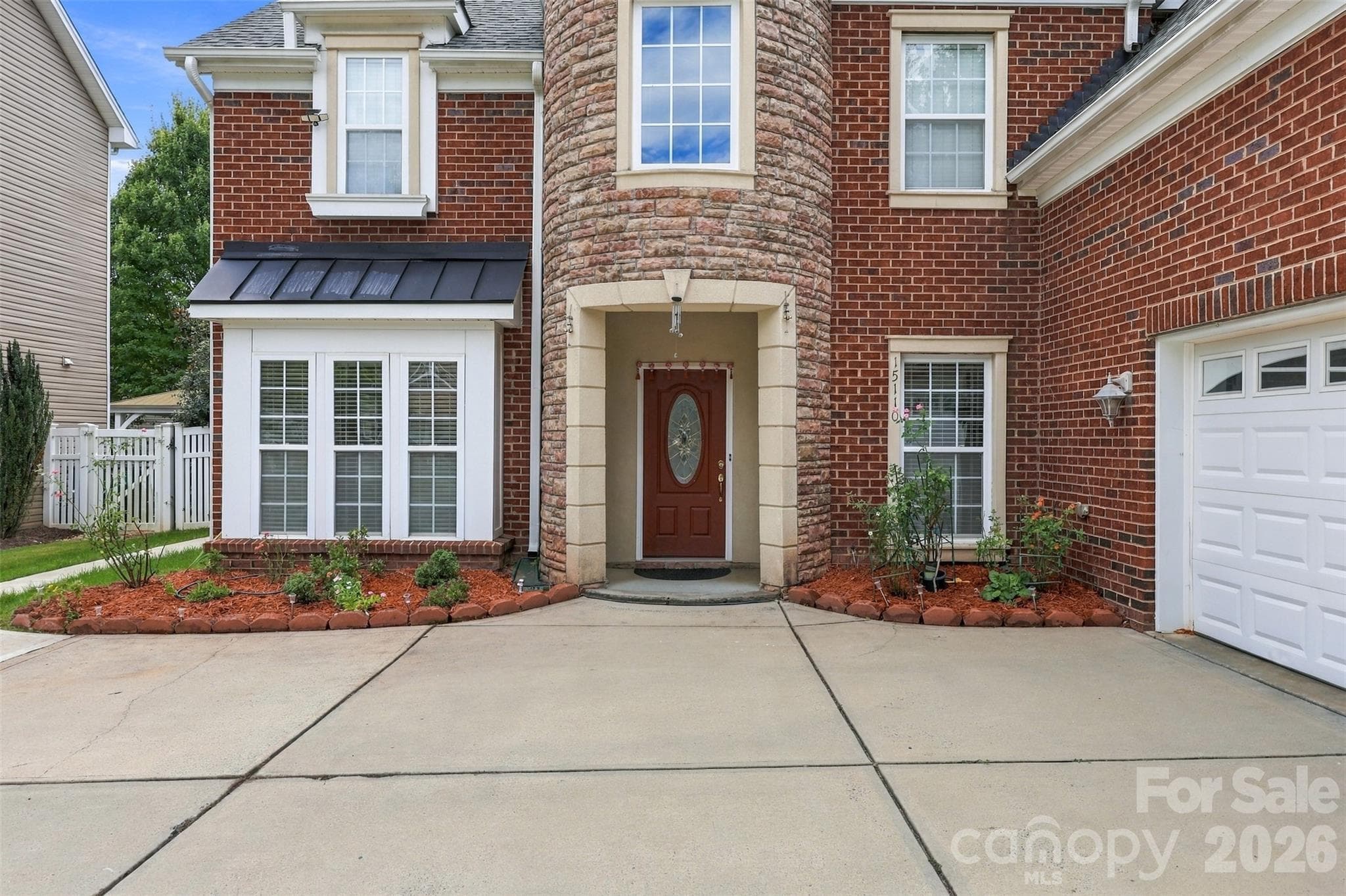 Single Family Residence at 15110 Redwood Valley Lane, Charlotte, photo 3 of 44