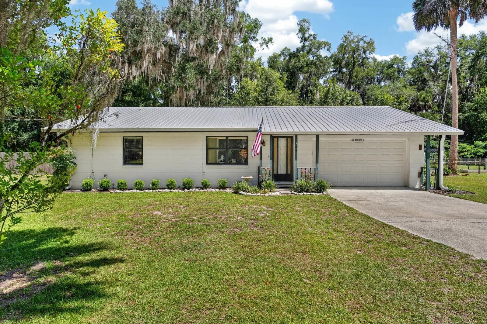 104 WOODCREST AVE