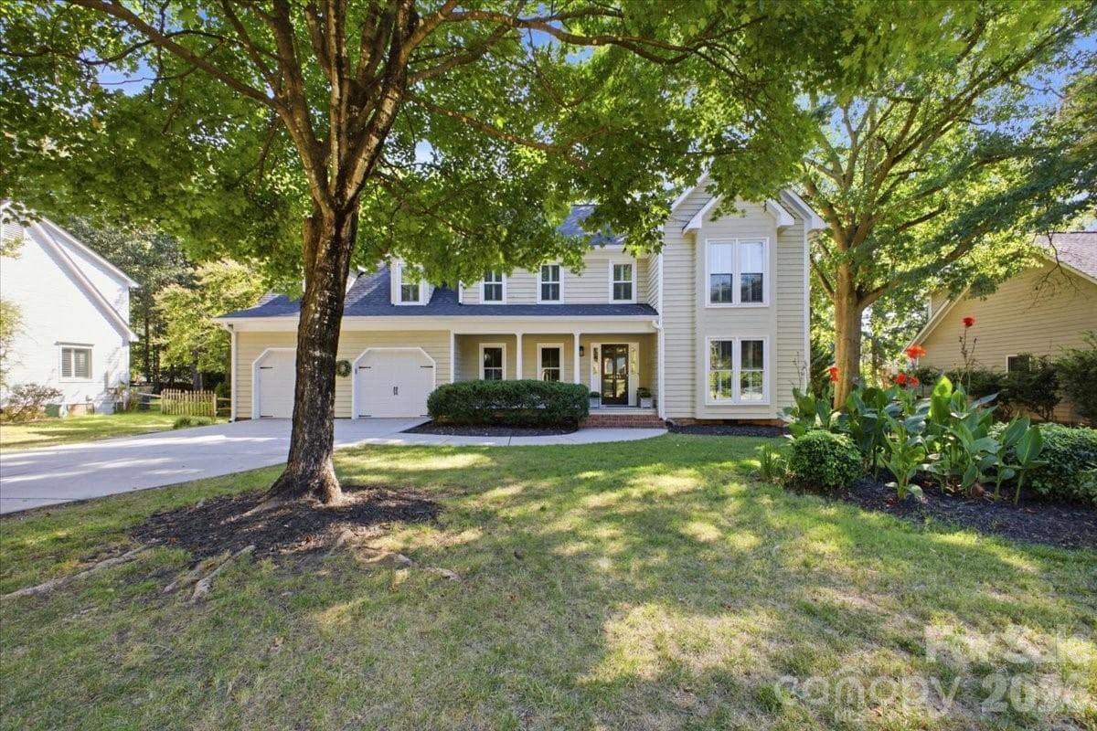 Single Family Residence at 10141 Hanover Glen Road, Charlotte, photo 26 of 31
