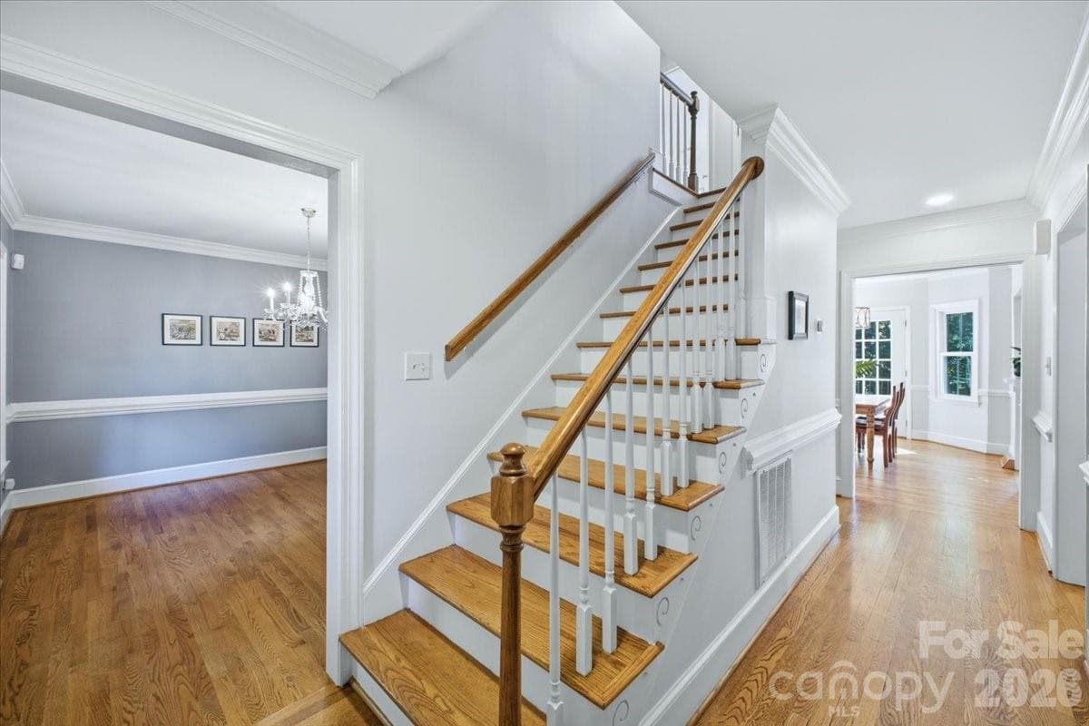 Single Family Residence at 10141 Hanover Glen Road, Charlotte, photo 11 of 31