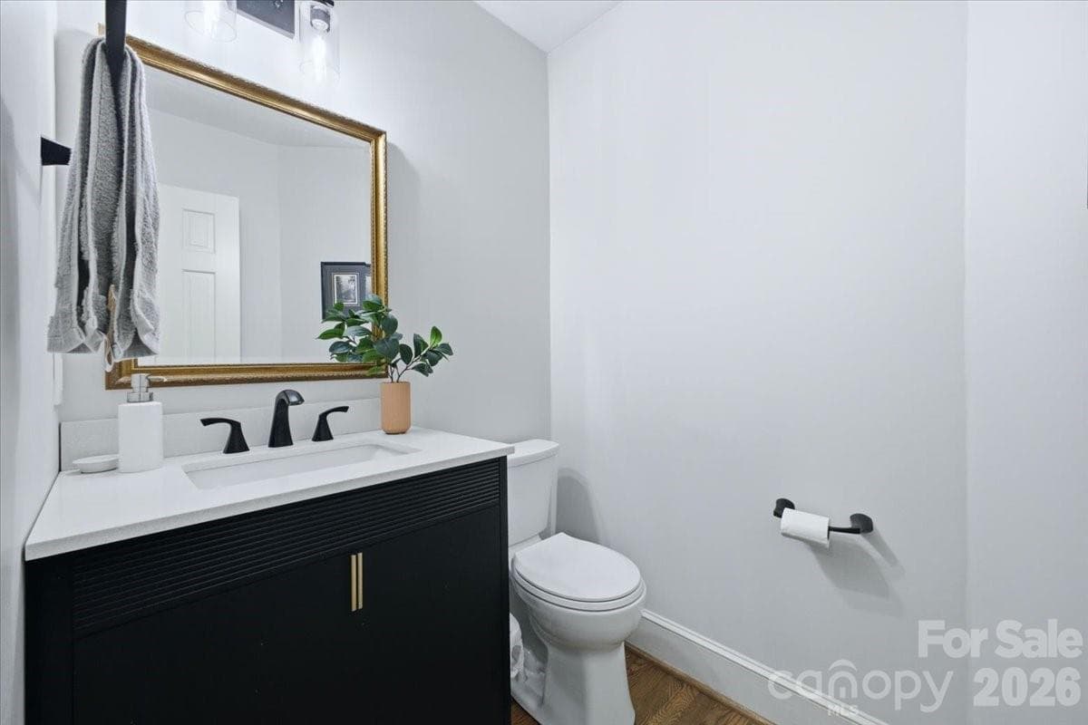 Single Family Residence at 10141 Hanover Glen Road, Charlotte, photo 25 of 31