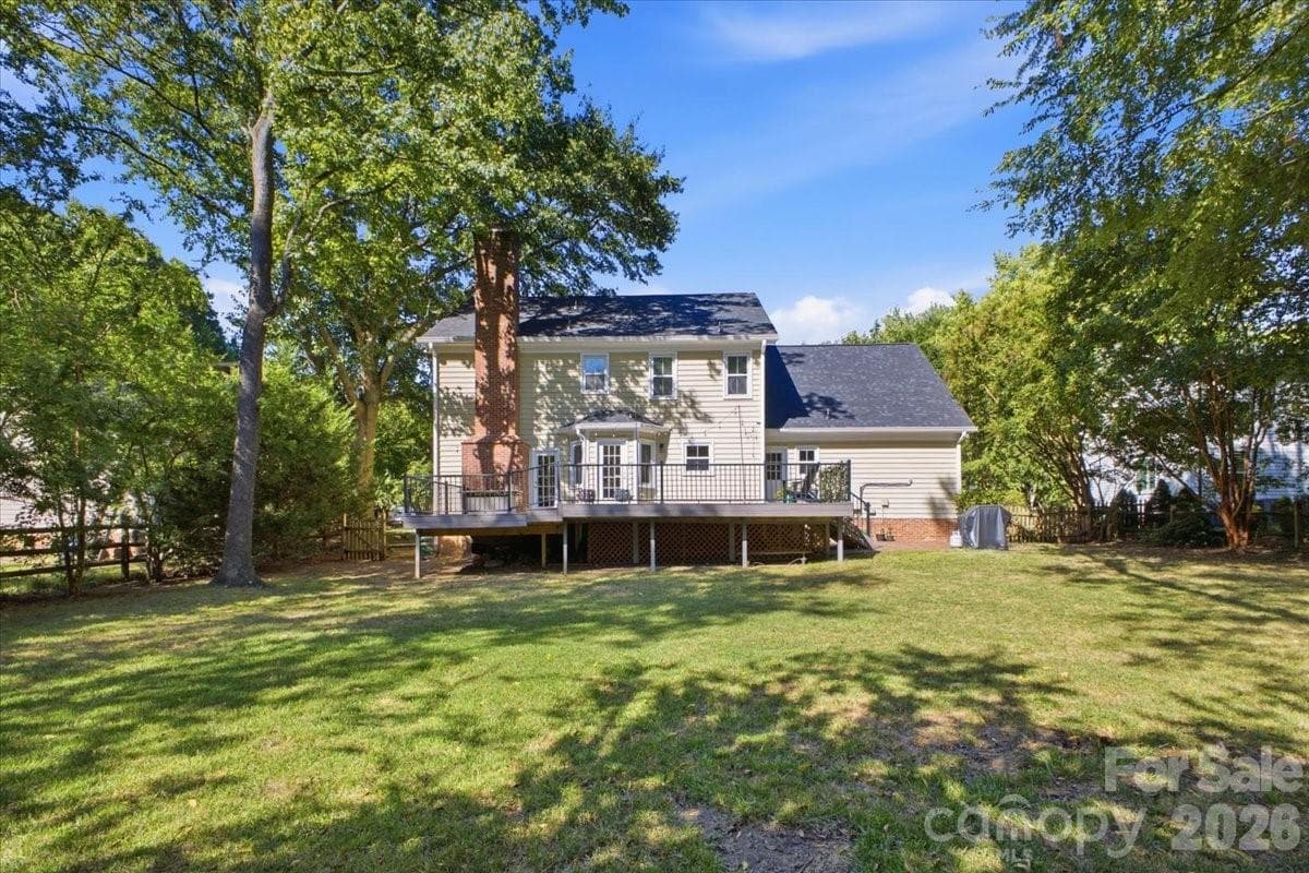 Single Family Residence at 10141 Hanover Glen Road, Charlotte, photo 10 of 31