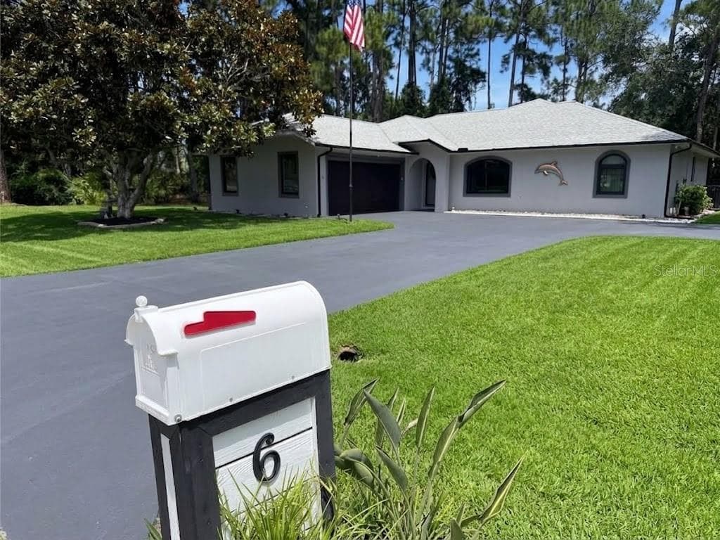 6 BOXWOOD LN