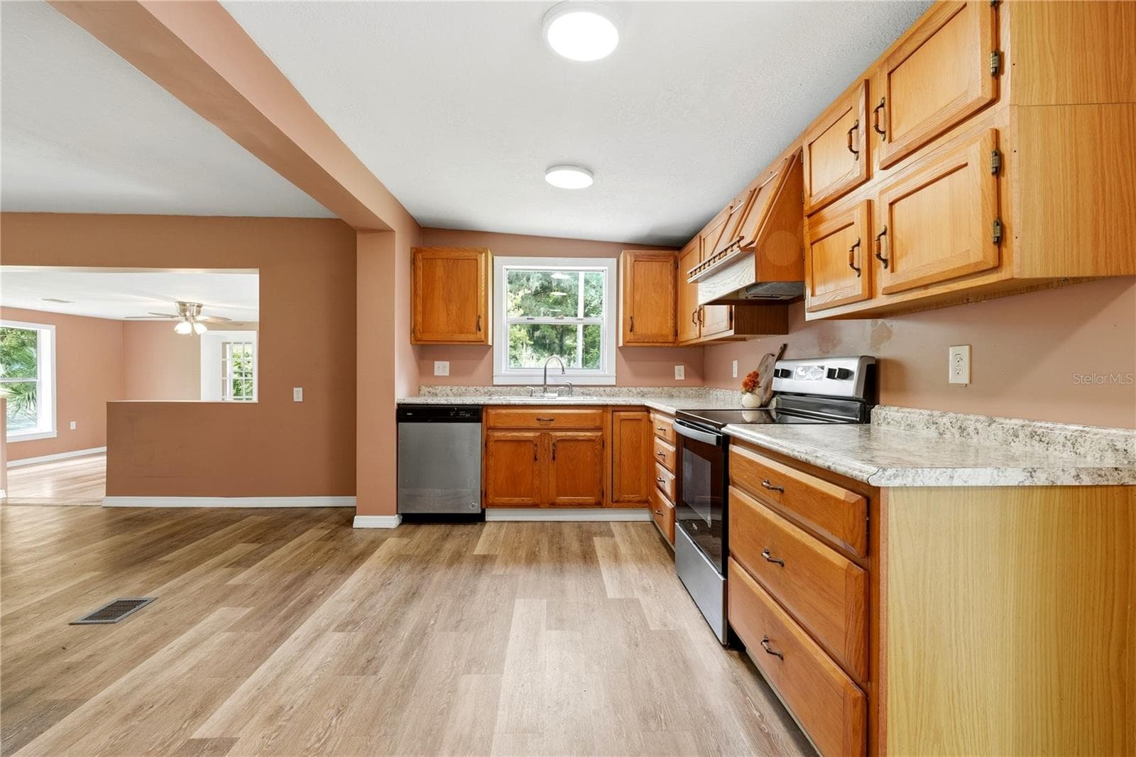 Single Family Residence at 752 N STATE ROAD 21, MELROSE, photo 8 of 37