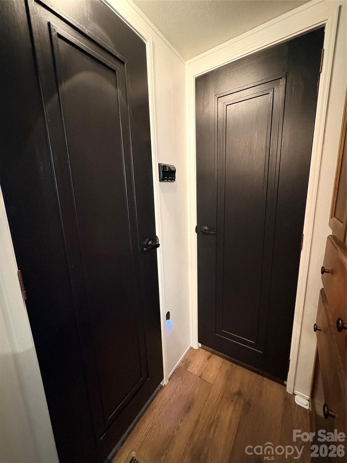 Customized Doors - 221 Grand View Drive, New London