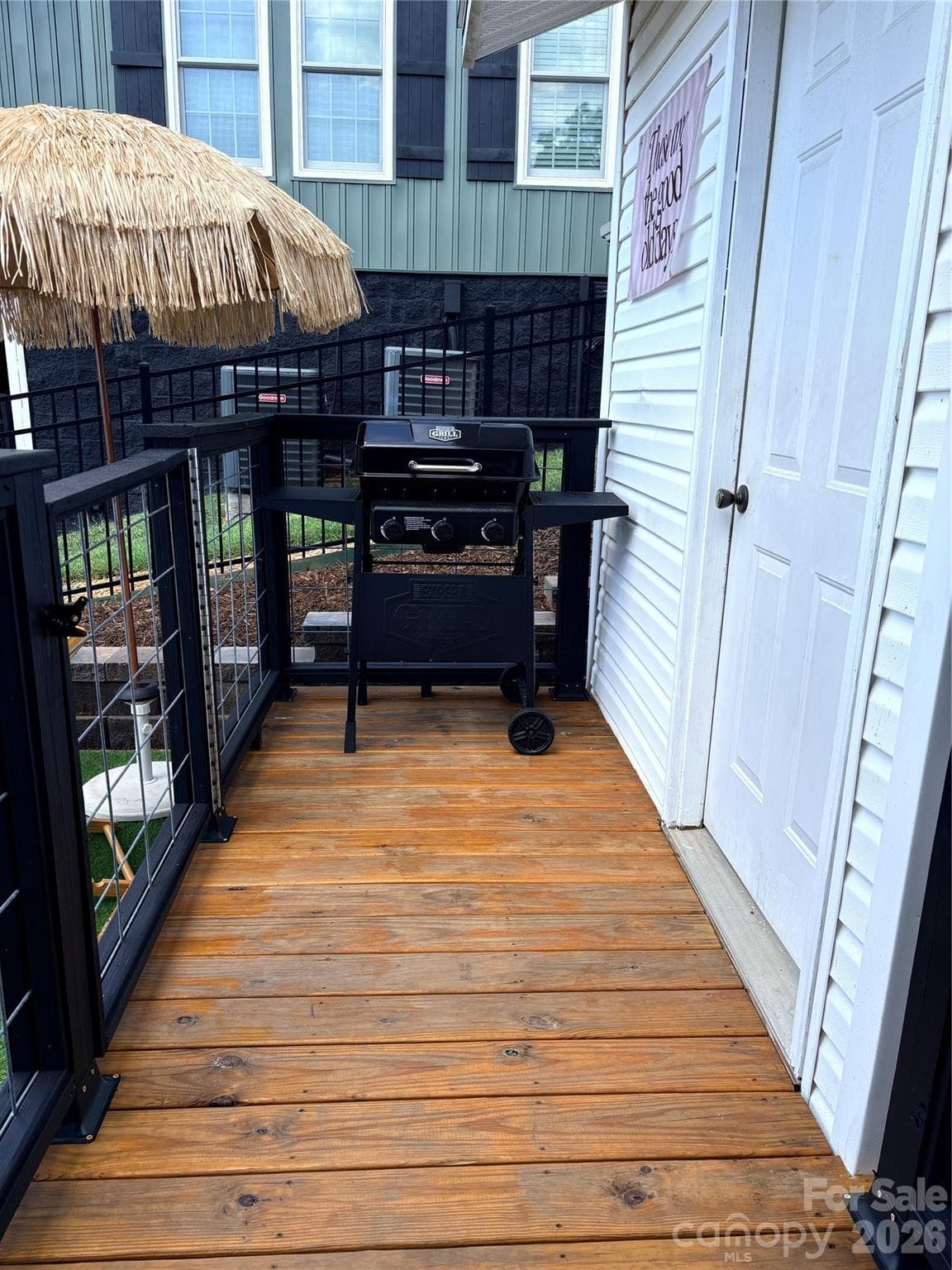 Grilling area (Grill Conveys) - 221 Grand View Drive, New London