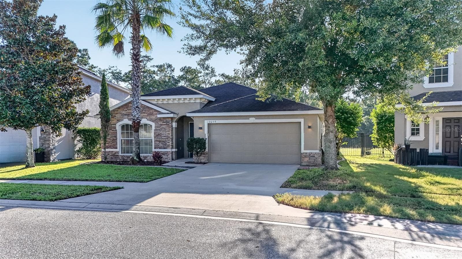 Single Family Residence at 10648 INSIDE LOOP, ORLANDO, photo 3 of 47
