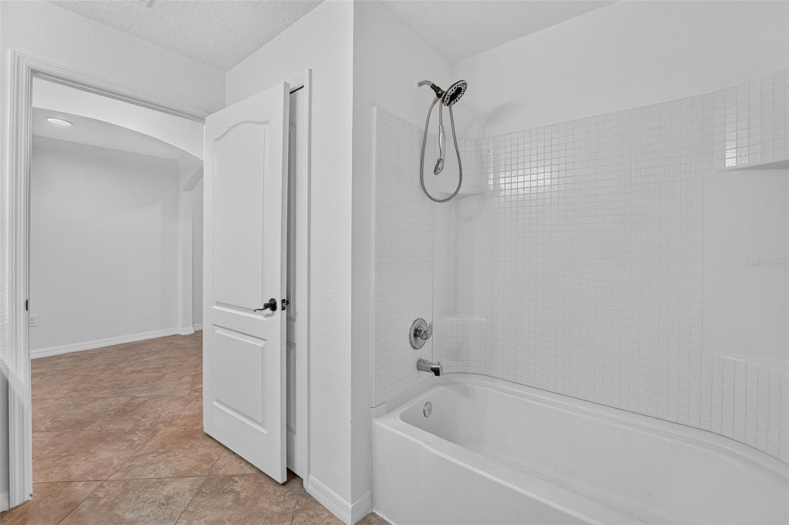 Single Family Residence at 10648 INSIDE LOOP, ORLANDO, photo 7 of 47